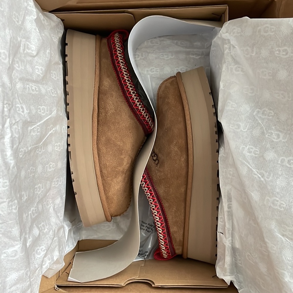 Ugg tazz slipper
